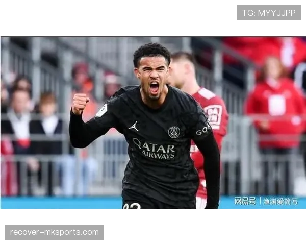 扎伊尔-埃梅里本赛季为球队贡献稳定表现,中场作用持续提升 扎伊尔-埃梅里本赛季为球队贡献稳定表现,中场作用持续提升